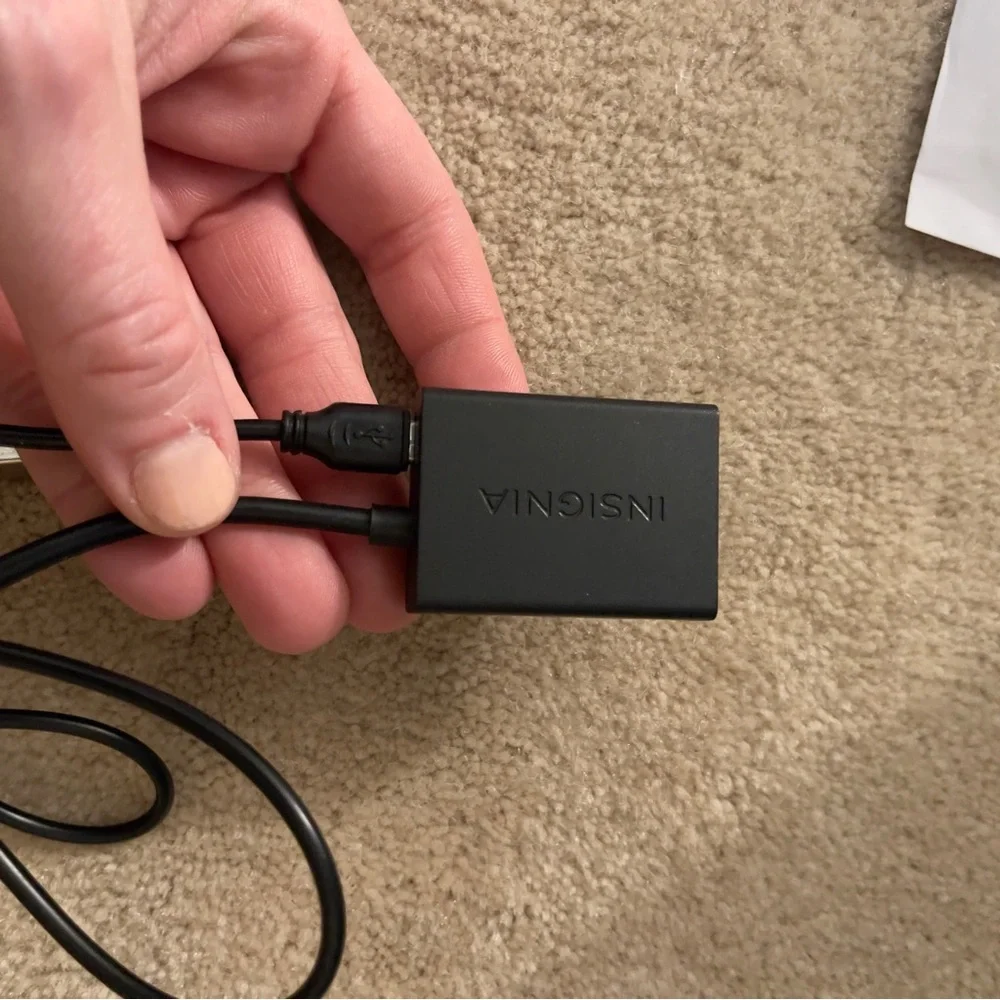 INSIGNIA USB to HDMI/DCI adapter LIKE NEW